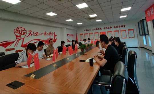 2.南山总公司“6月总结暨7月打算营销会”现场_副本.jpg