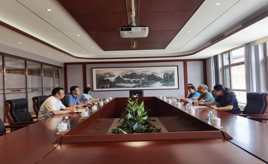 11.中国房地产协会养老产业委员会、、、吉林省房地产协会有关辅导对金沙js800000·南山书院进行实地调查_副本.jpg