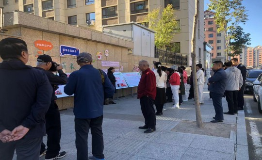 18.敦化市市委组织部等有关辅导一行参观敦化金鼎阳光物业项目_副本.jpg