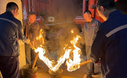 15.供热总公司红旗分公司点火启动典礼现场_副本.jpg