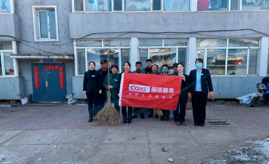 20.物业总公司敦化项目组织员工到无物业小区算帐越冬垃圾_副本.jpg