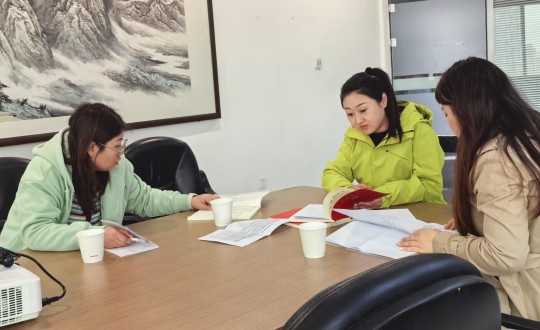 1.区社工部莅临金沙js800000集团党委调查调研_副本.jpg